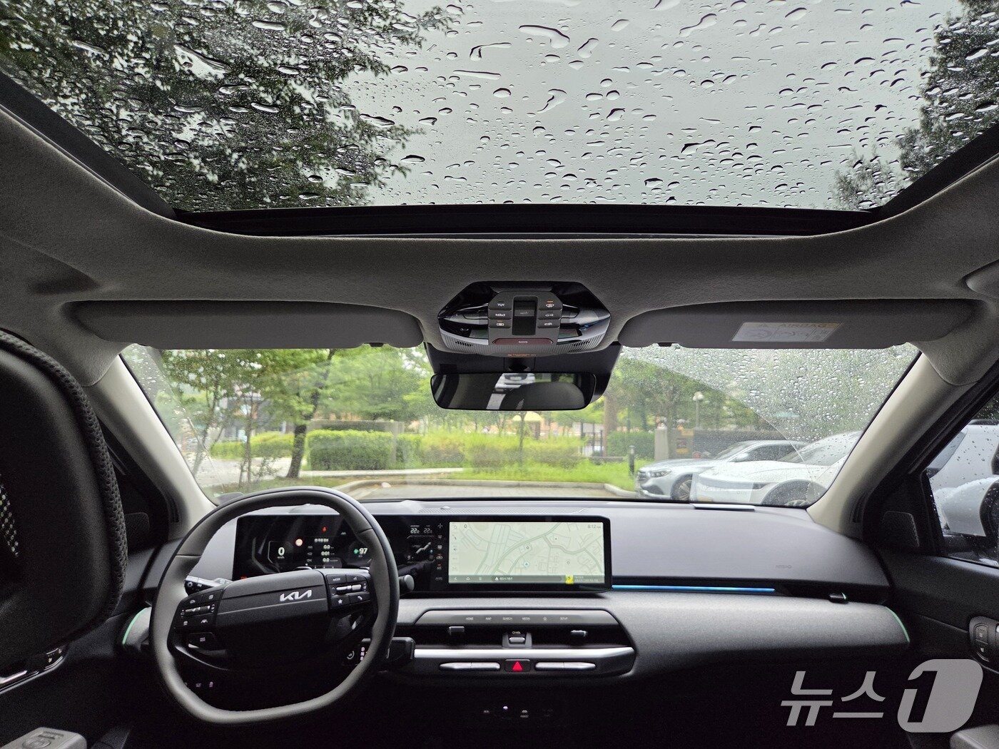 본문 이미지 - 기아 EV4 ⓒ News1 박기범 기자