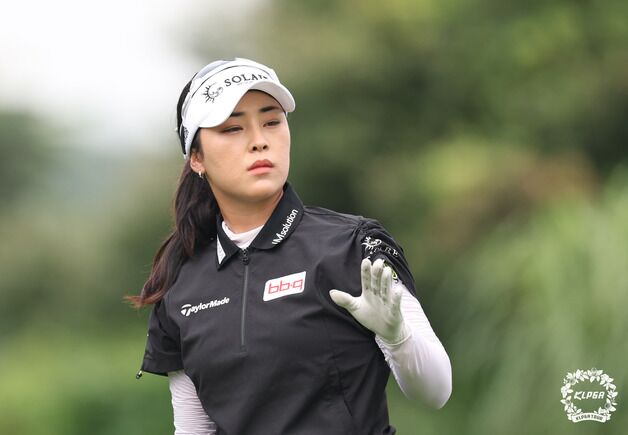 '노보기 14언더파' 윤이나, KLPGA 제주 삼다수 2R 선두 도약(종합)