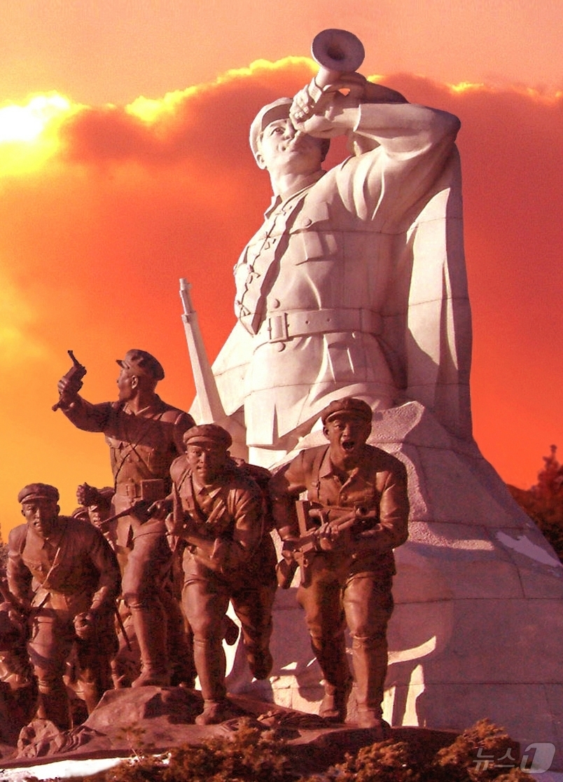 (평양 노동신문=뉴스1) = 북한 노동당 기관지 노동신문은 9일 "항일전의 나팔소리는 오늘도 세월의 언덕 넘어 메아리치고 있다"며 "혁명의 개척세대가 창조한 승리의 전통을 대를 이 …