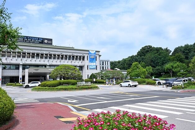 의정부시 청사 공간혁신 마무리…정문 허물고 '시민 품으로 개방'