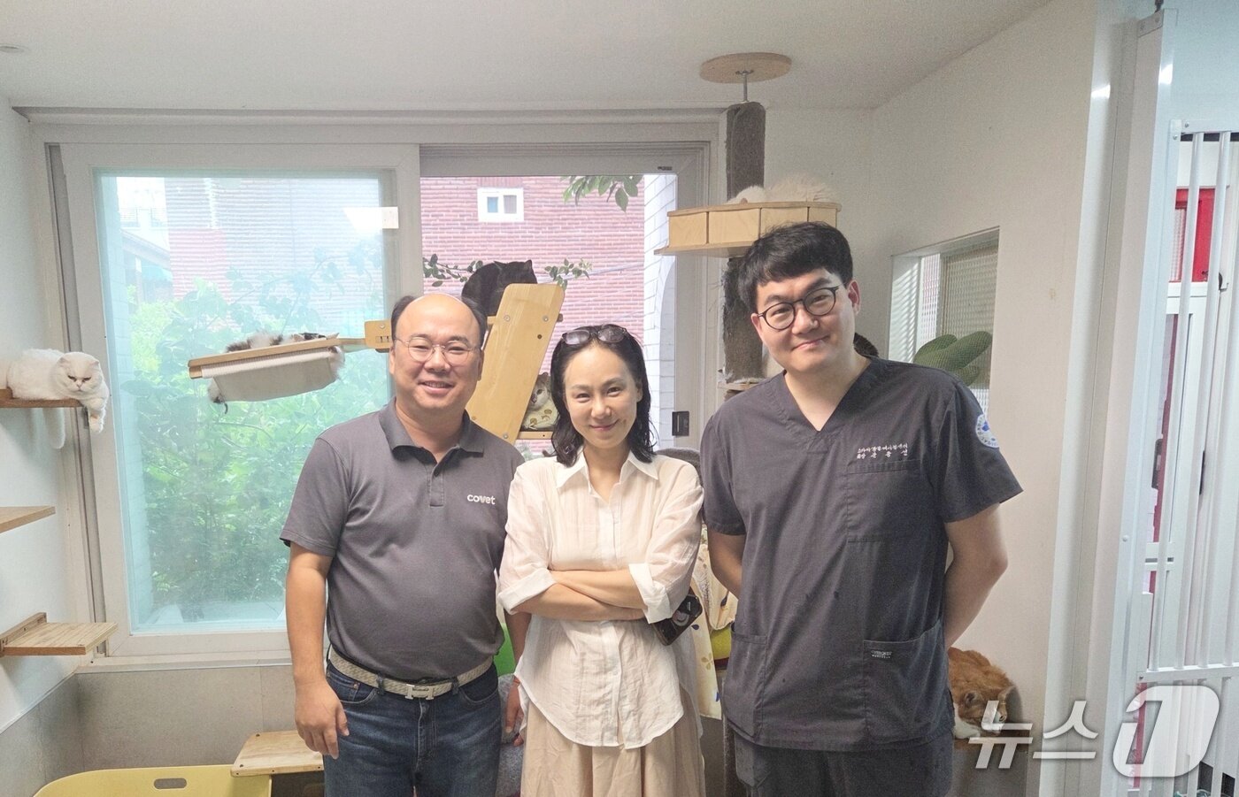 본문 이미지 - 인천스카이동물메디컬센터는 9일 나비야사랑해에서 의료 봉사활동을 진행했다&#40;동물병원 제공&#41;. ⓒ 뉴스1