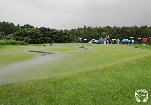 KLPGA 제주 삼다수 마스터스 3라운드, 2시간 중간 후 재개(종합)