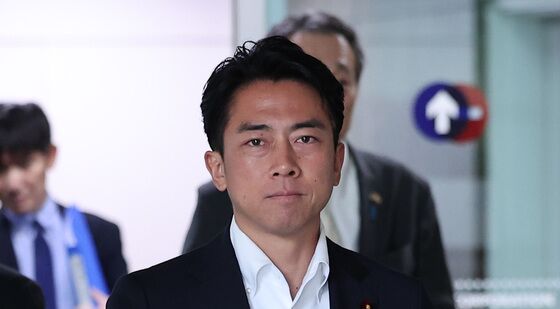 고이즈미 신지로 日 농림수산상 입국