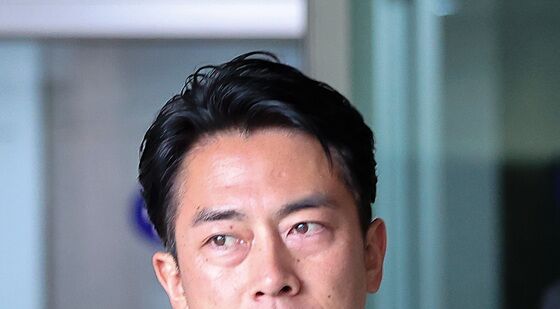 고이즈미 신지로 일본 농림수산상 입국