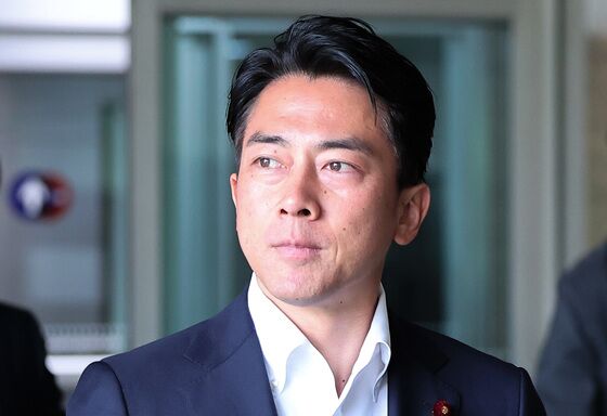 '日 차기 총리 유력' 고이즈미, 외교장관 면담…한일 고위급 소통 지속