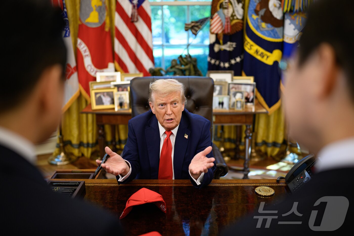 본문 이미지 - 지난 8월 25일&#40;현지시간&#41; 도널드 트럼프 미국 대통령이 이재명 대통령과의 워싱턴DC 백악관 오찬 회담 후 오벌오피스&#40;미 대통령 집무실&#41;에서 이어간 만남에서 발언하고 있다. 2025.08.31.&#40;백악관 제공. 재판매 및 DB금지&#41; ⓒ News1 류정민 특파원