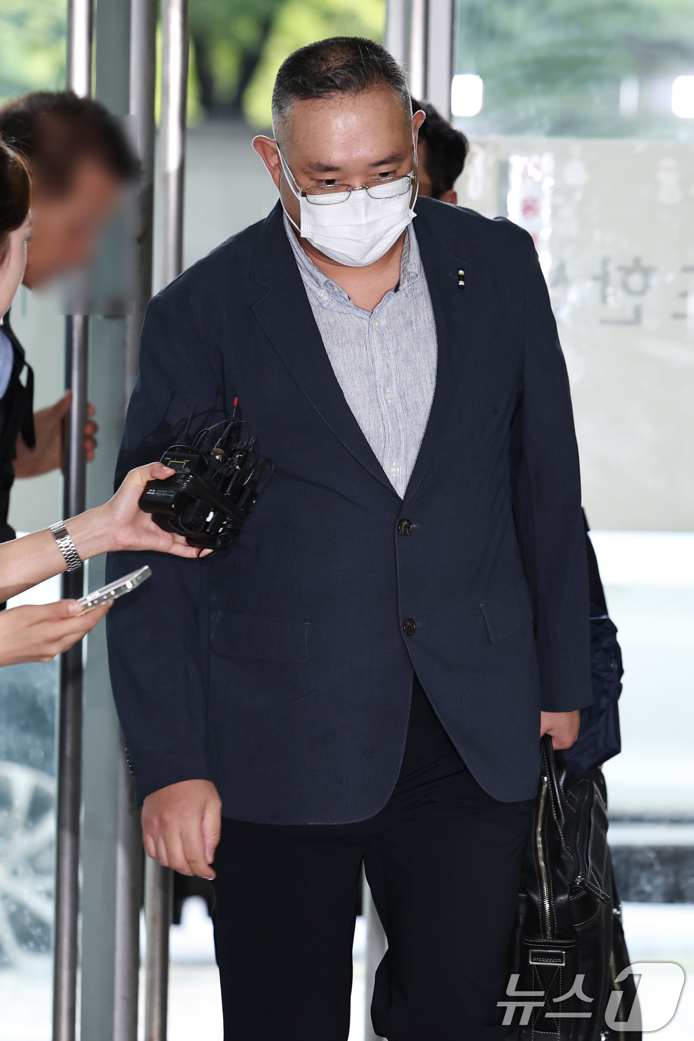(서울=뉴스1) 구윤성 기자 = 고 채상병 순직사건과 관련해 업무상과실치사상 혐의를 받는 최진규 전 해병대 포11대대장이 1일 오전 서울 서초구 '순직 해병 특검'(이명현 특별검사 …