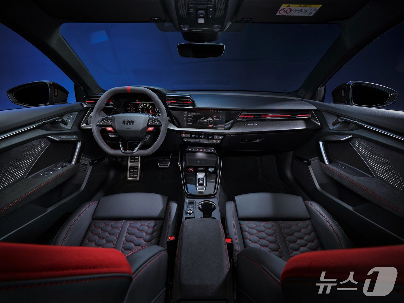본문 이미지 - 더 뉴 아우디 RS 3