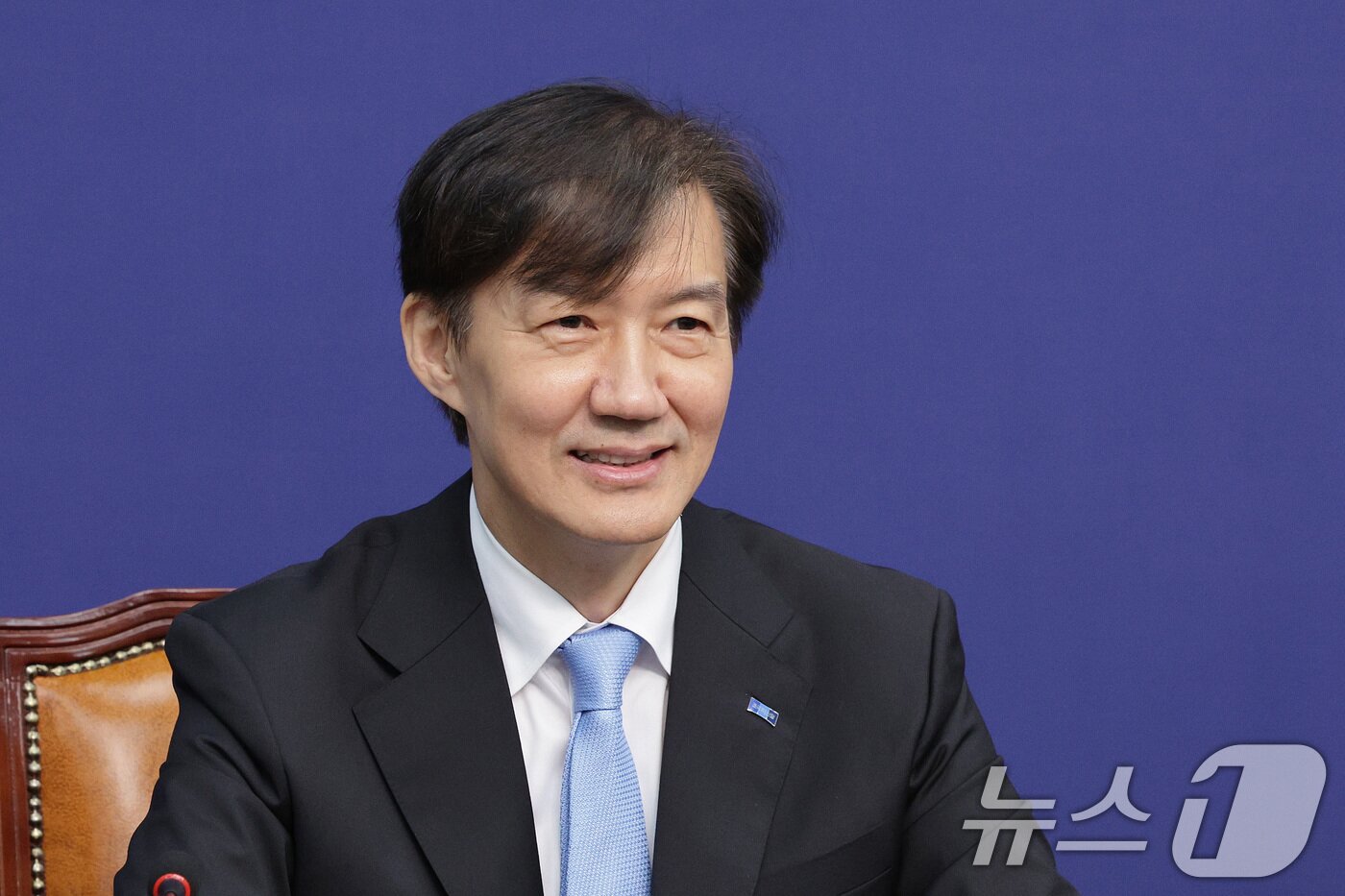 본문 이미지 - 조국 조국혁신당 혁신정책연구원장이 1일 오전 서울 여의도 국회에서 열린 조국혁신당 최고위원회의에서 미소짓고 있다. 2025.9.1/뉴스1 ⓒ News1 신웅수 기자