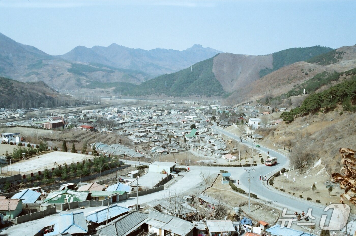 본문 이미지 - 옛 단양 모습.(단양군 제공. 재판매 및 DB금지) /뉴스1    