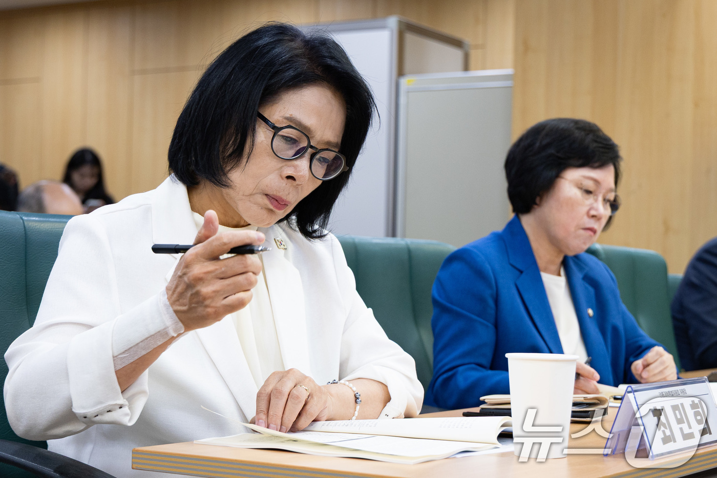 (서울=뉴스1) 유승관 기자 = 최민희 더불어민주당 언론개혁특별위원회 위원장이 1일 서울 여의도 국회 의원회관에서 열린 언론보도 피해자 보호 강화를 위한 언론중재법 개정 방안 마련 …