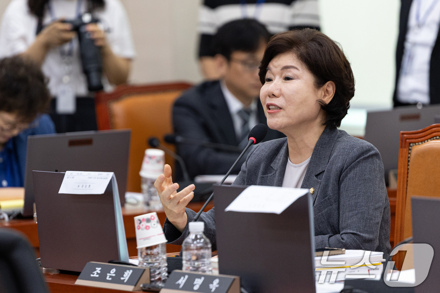 (서울=뉴스1) 이승배 기자 = 1일 서울 여의도 국회에서 열린 제429회 국회(정기회) 여성가족위원회 제1차 전체회의에서 조은희 국민의힘 간사가 의사진행 발언하고 있다. 2025 …