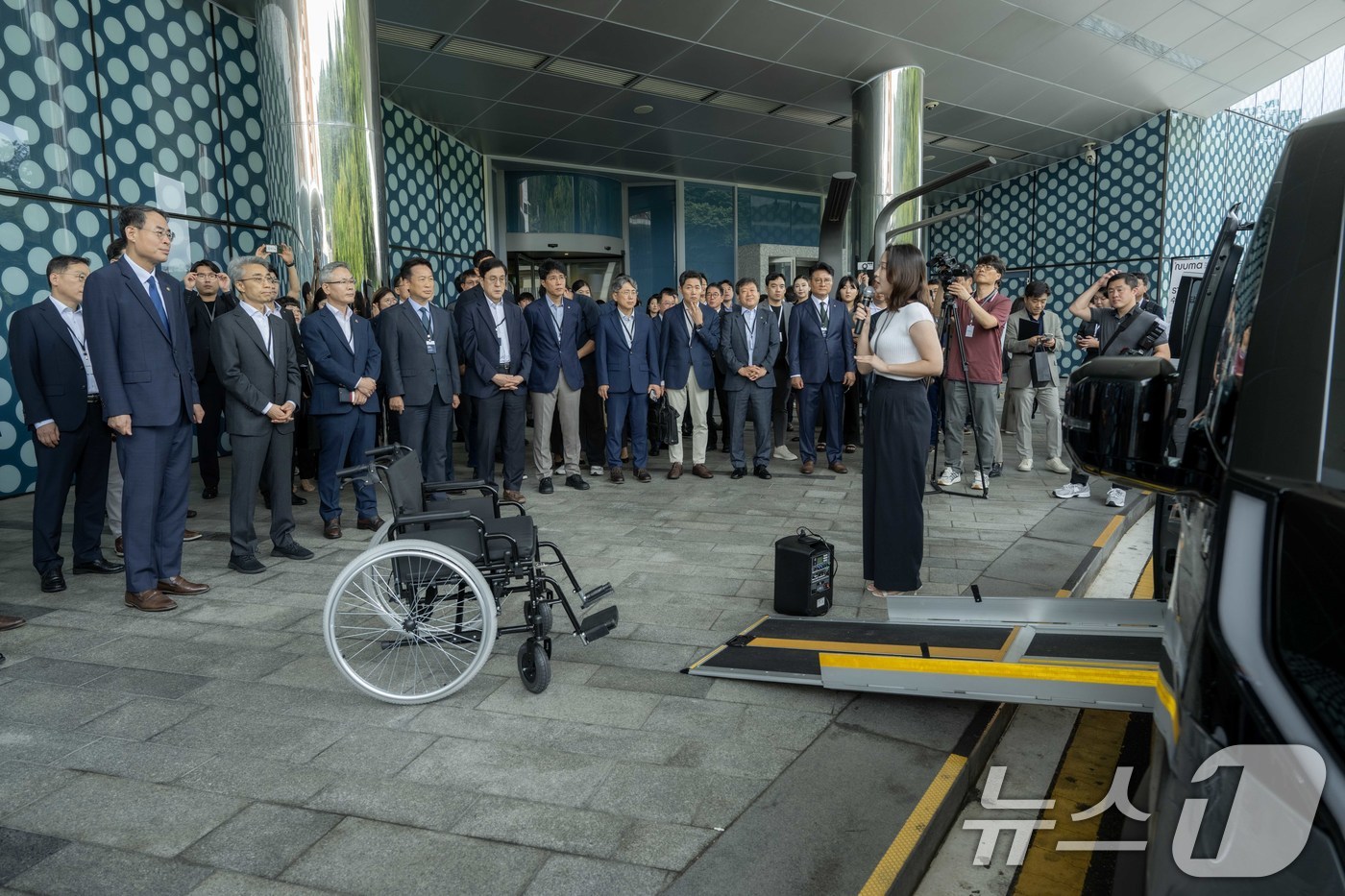 (서울=뉴스1) = 현대자동차·기아는 서울 광진구 워커힐 서울 그랜드홀에서 미래 모빌리티 생태계 구축을 위한 NUMA(Next Urban Mobility Alliance)의 출범식 …