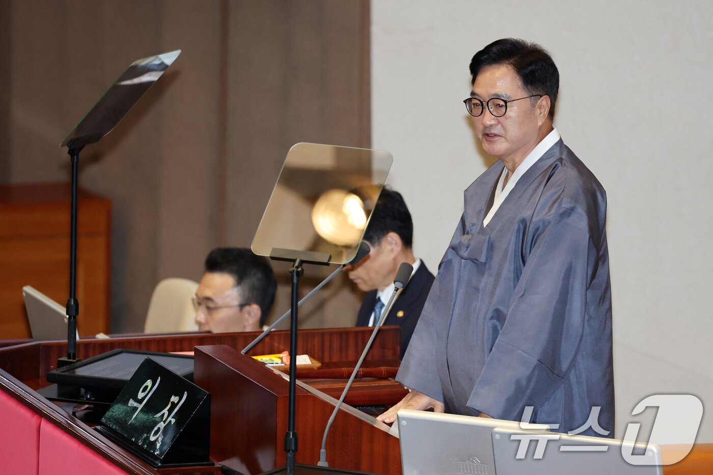 본문 이미지 - 우원식 국회의장이 1일 오후 서울 여의도 국회에서 열린 제429회 국회&#40;정기회&#41; 개회식에서 개회사하고 있다. 2025.9.1/뉴스1 ⓒ News1 이승배 기자