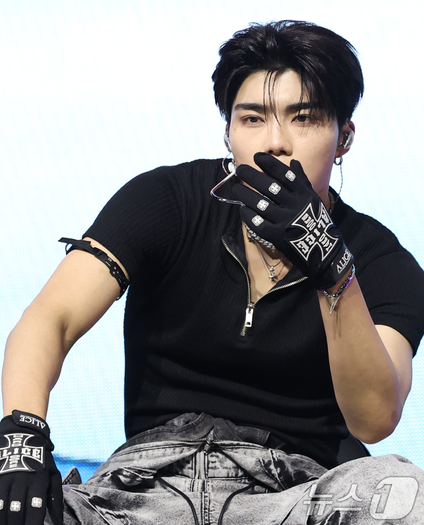 (서울=뉴스1) 권현진 기자 = 제로베이스원(ZEROBASEONE) 박건욱이 1일 오후 서울 용산구 블루스퀘어 SOL트래블홀에서 가진 정규 1집 ‘NEVER SAY NEVER(네버 …