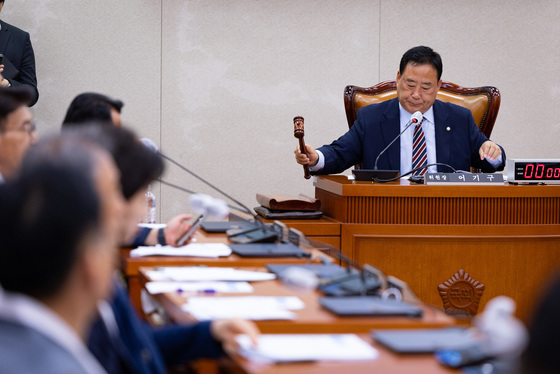 '李대통령 공약' 해수부 부산 이전 특별법, 농해수위 통과