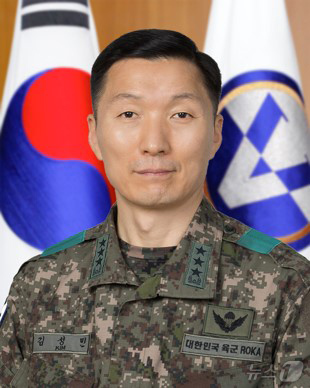 (서울=뉴스1) = 정부가 합동참모본부(합참) 의장을 비롯한 대장급 장성 7명 전원에 대한 인사를 단행했다.1일 한미연합군사령부 부사령관에 내정된 김성민 5군단장(중장·육사 48기 …