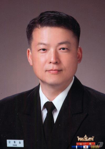 (서울=뉴스1) = 정부가 합동참모본부(합참) 의장을 비롯한 대장급 장성 7명 전원에 대한 인사를 단행했다.1일 해군참모총장에 지명된 강동길 합참 군사지원본부장(중장·해사 46기) …