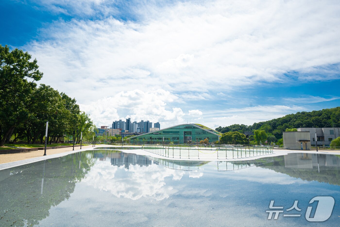 본문 이미지 - 천안삼거리 공원.(천안시청 제공. 재판매 및 DB금지)