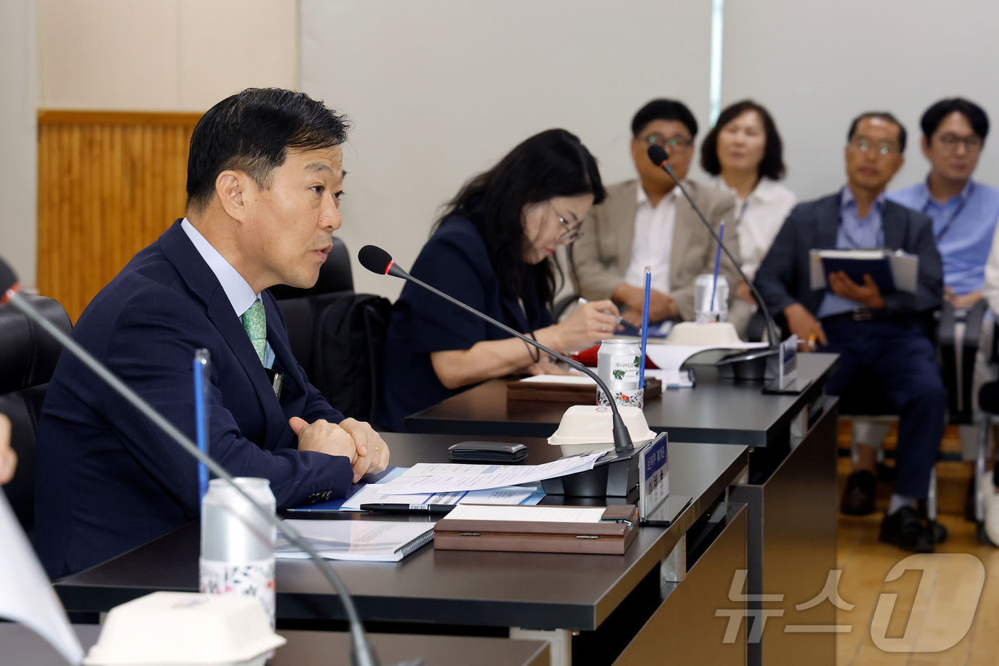 (서울=뉴스1) = 이형훈 보건복지부 제2차관이 1일 충남 청양군 보건의료원에서 열린 지역필수 및 공공의료 강화를 위한 현장 간담회에서 모두발언을 하고 있다. (보건복지부 제공. …