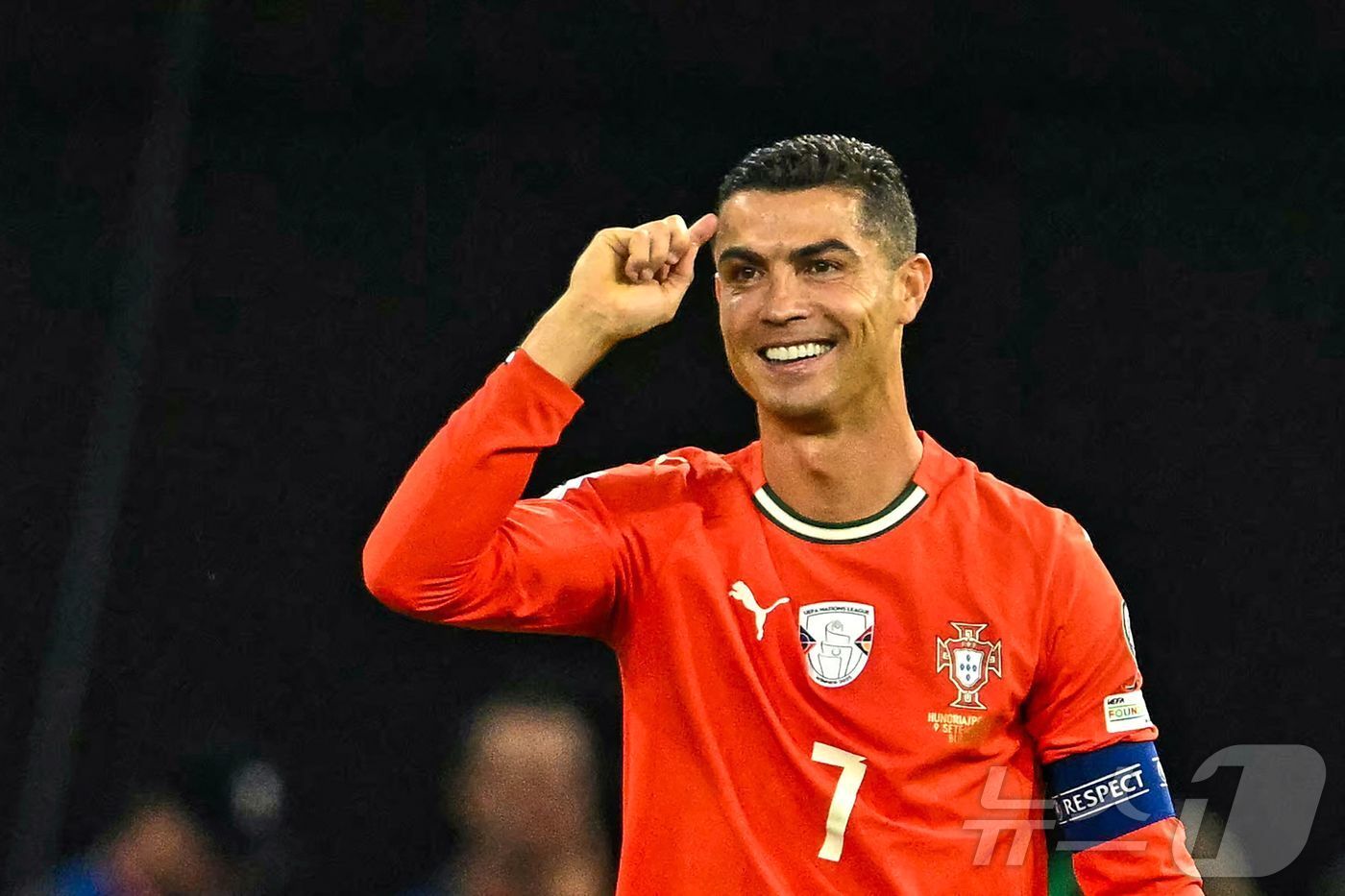 본문 이미지 - 커리어 6번째 월드컵 무대를 앞두고 있는 호날두. ⓒ AFP=뉴스1