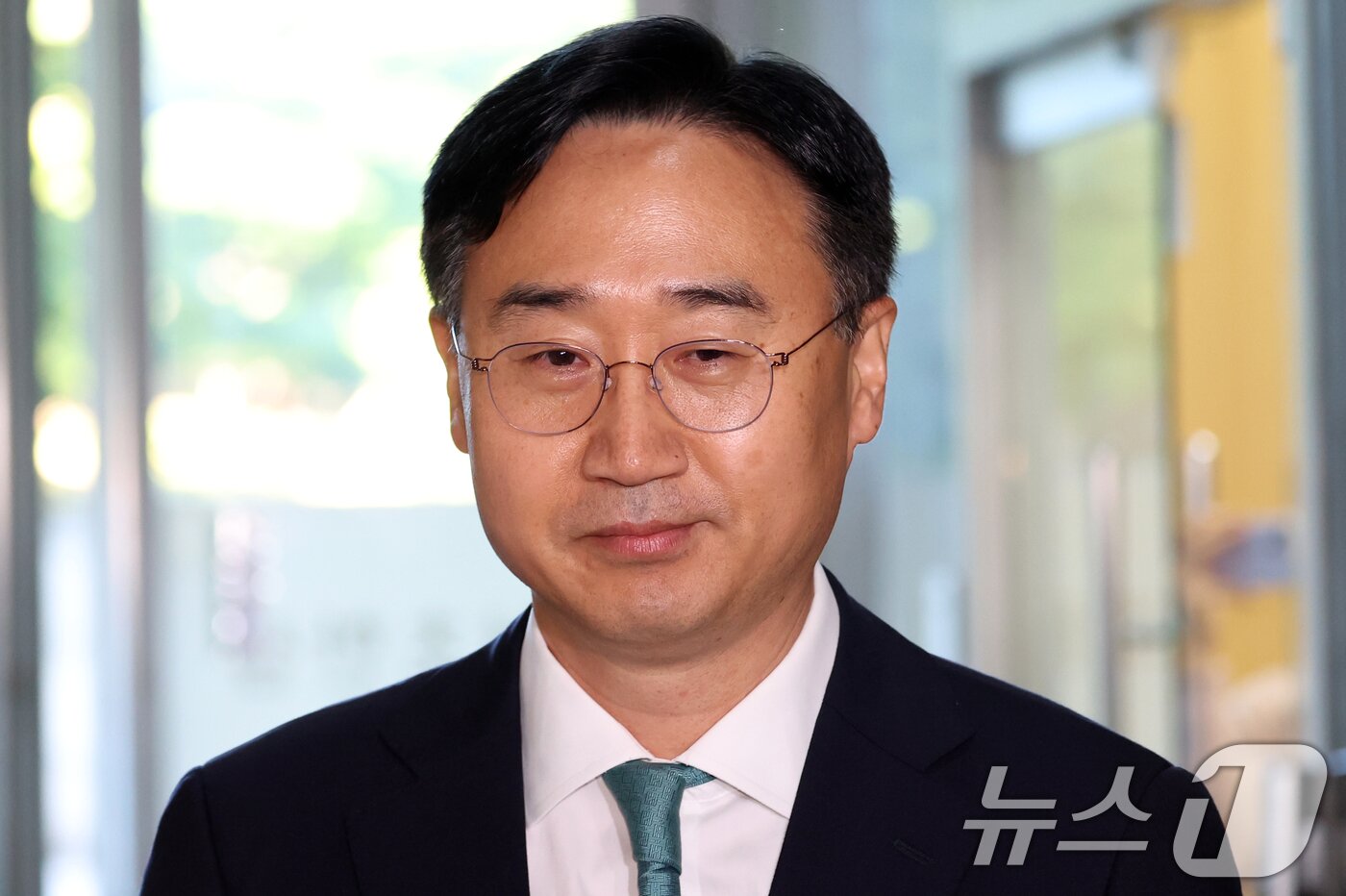 본문 이미지 - 신범철 전 국방부 차관이 10일 오전 서울 서초구 순직해병특검에 조사를 받기 위해 출석하고 있다. 2025.9.10/뉴스1 ⓒ News1 김명섭 기자