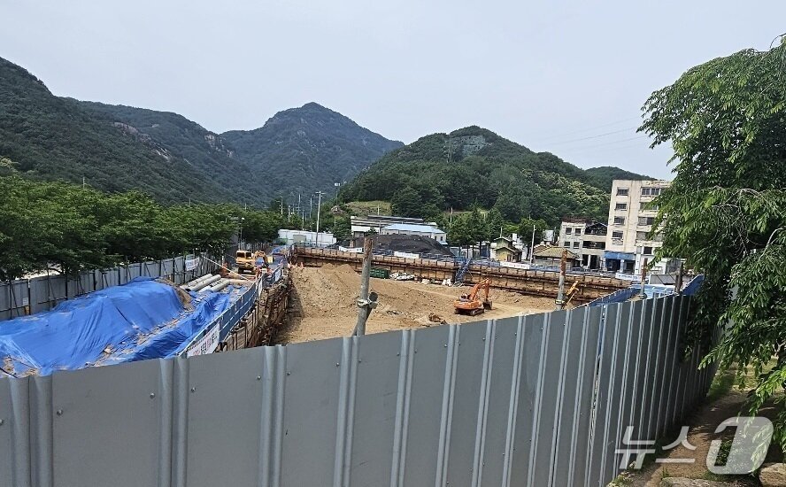 본문 이미지 - 합천영상테마파크 내 호텔 건립 공사 현장. 2023.6.13 뉴스1/한송학기자