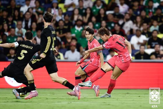 본문 이미지 - 한국과 멕시코의 경기 모습 &#40;대한축구협회 제공. 재판매 및 DB 금지&#41; 2025.9.10/뉴스1
