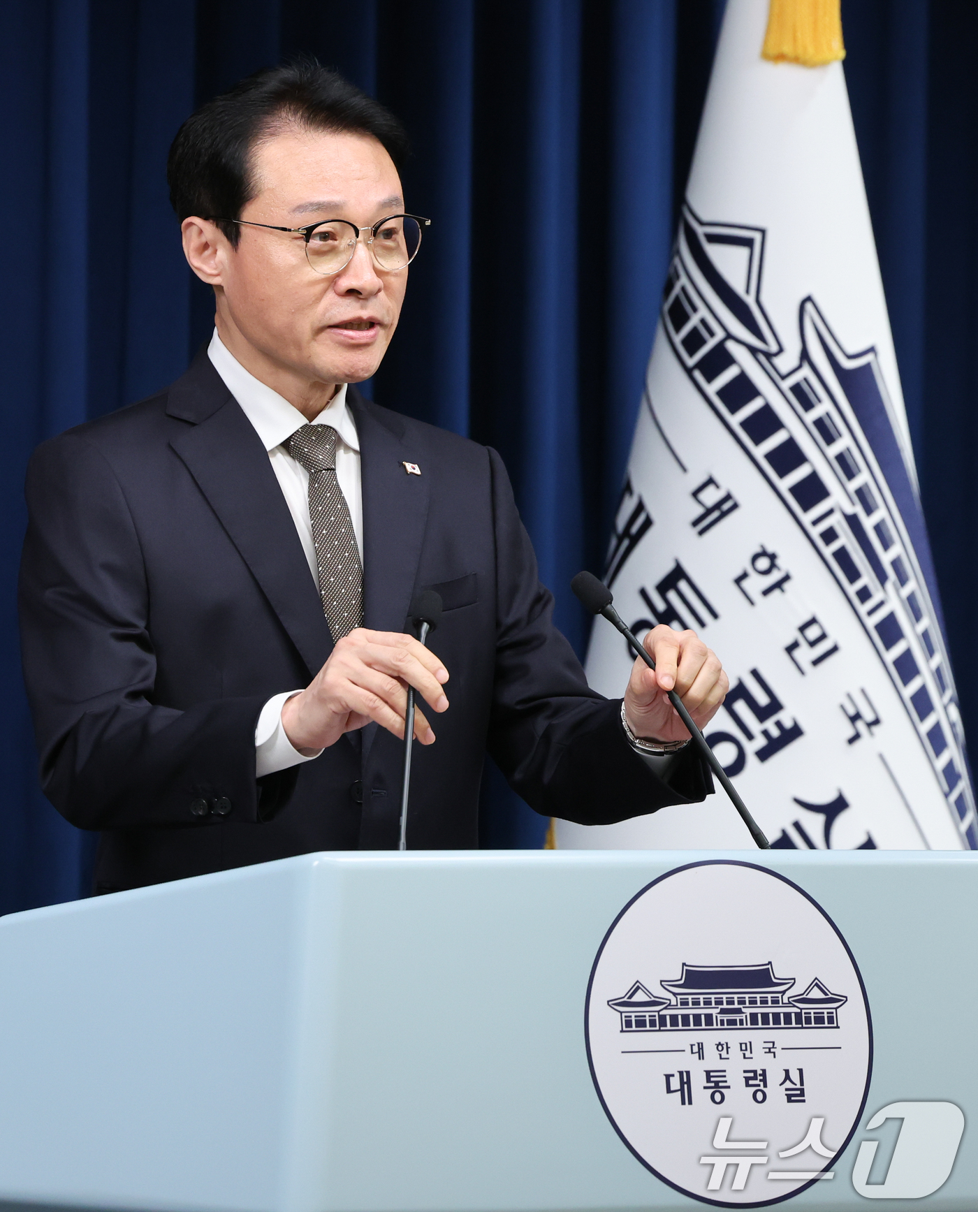 (서울=뉴스1) 허경 기자 = 이규연 홍보소통수석이 10일 서울 용산 대통령실 청사에서 이재명 정부 출범 100일 기자회견 관련 브리핑을 하고 있다. 2025.9.10/뉴스1