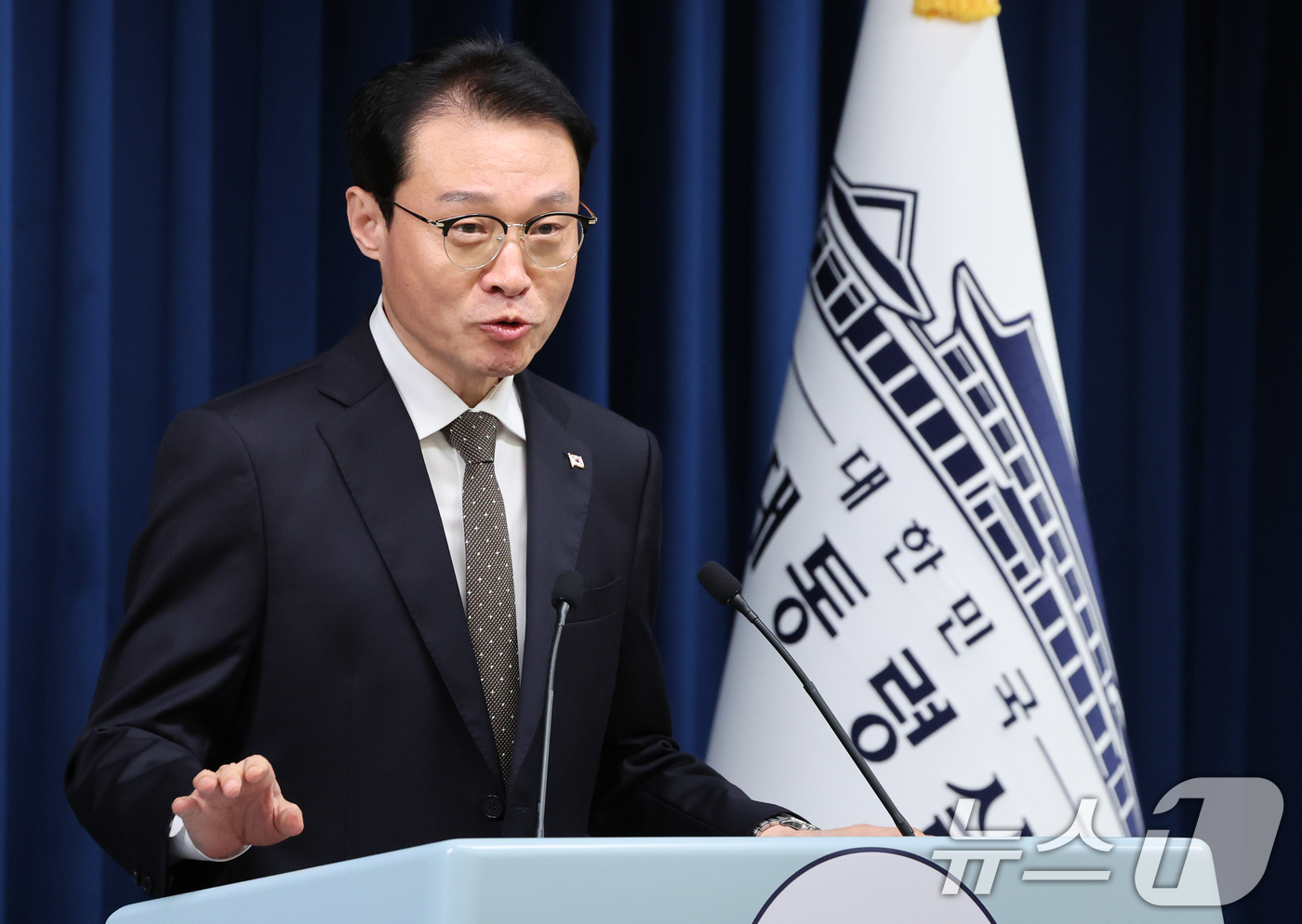 (서울=뉴스1) 허경 기자 = 이규연 홍보소통수석이 10일 서울 용산 대통령실 청사에서 이재명 정부 출범 100일 기자회견 관련 브리핑을 하고 있다. 2025.9.10/뉴스1