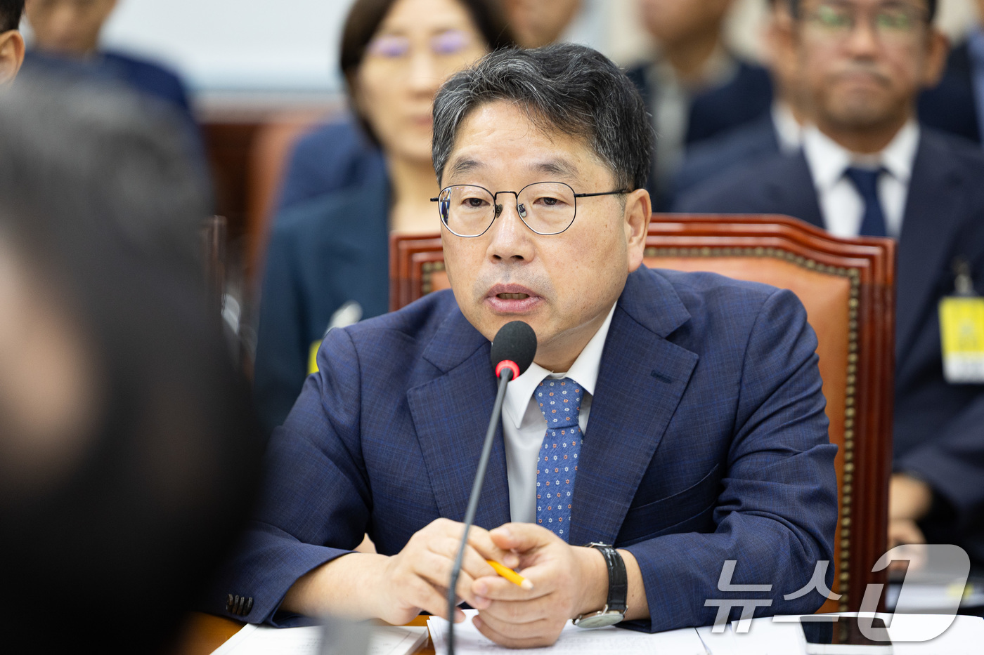 (서울=뉴스1) 유승관 기자 = 노만석 검찰총장 직무대행이 10일 서울 여의도 국회에서 열린 제429회 국회(정기회) 행정안전위원회 오송 지하차도 참사 진상규명 및 재발방지 대책마 …