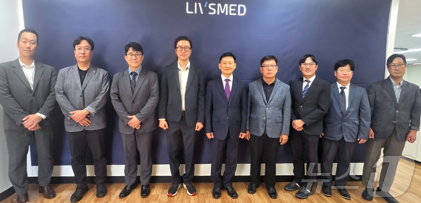 (대전=뉴스1) 이동원 기자 = 특허청은 10일 오후 혁신의료기기 중소기업인 ㈜리브스메드(경기 성남시)를 방문하여 특허 경쟁력 제고를 위한 현장소통 간담회를 개최했다.임영희 특허청 …