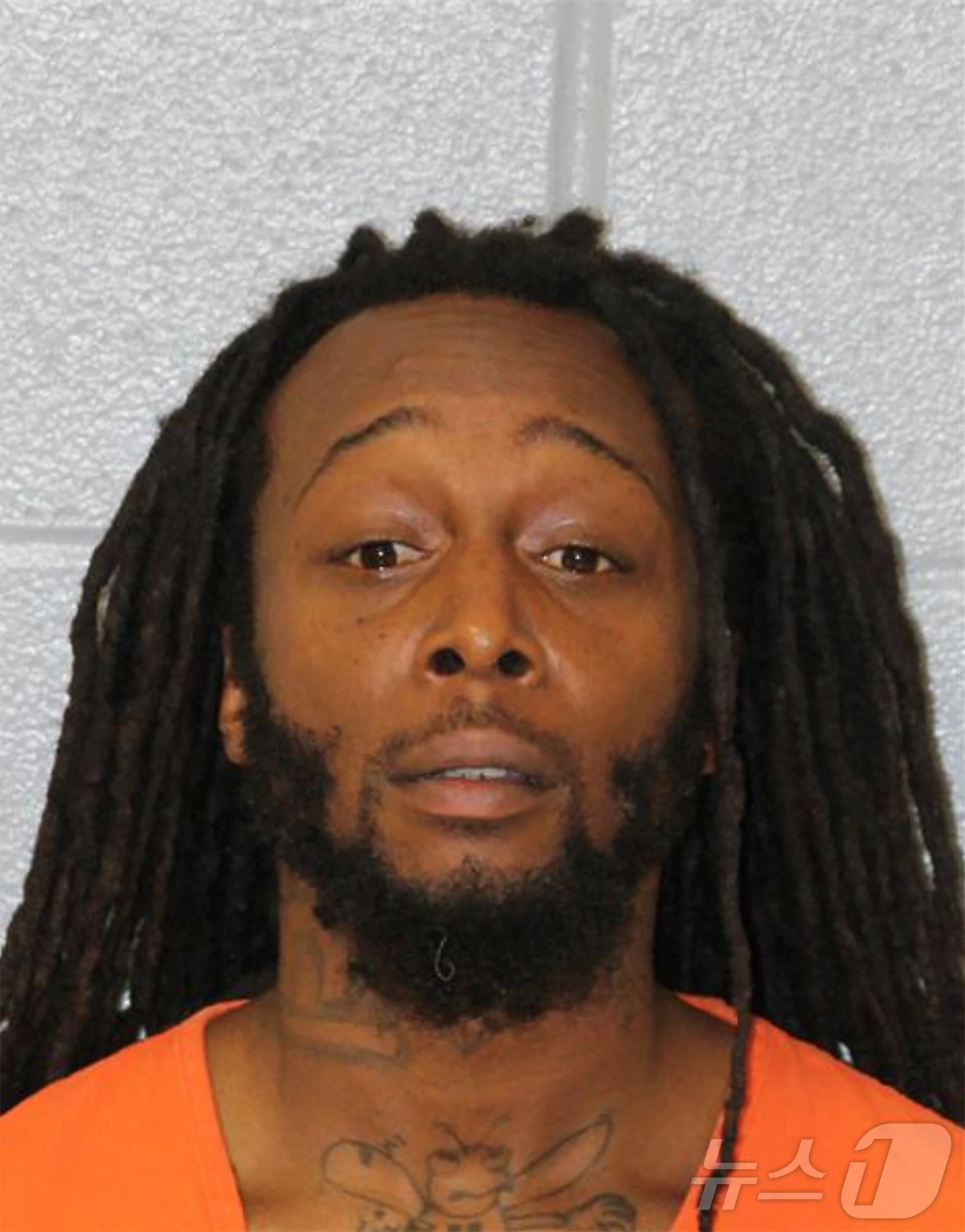 (로이터=뉴스1) 윤다정 기자 = 지난달 22일 노스캐롤라이나주 샬럿 사우스엔드 경전철역에서 피해자 이리나 자루츠카(23)를 흉기로 찔러 숨지게 한 혐의로 기소된 데카를로스 브라운 …