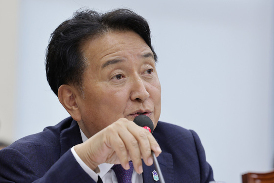 김영환 지사 10월 직무수행 평가 6개월째 순위권 밖