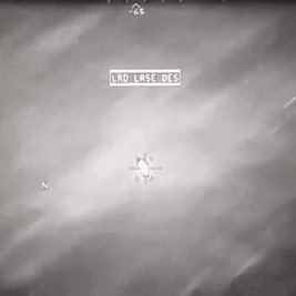 본문 이미지 - 에릭 벌리슨 하원의원&#40;공화·미주리&#41;는 &#39;UAP 투명성과 내부고발자 보호를 통한 공공 신뢰 회복&#39;을 주제로 열린 미 하원 연방 기밀 해제 태스크포스 청문회에서 내부고발자로부터 제보받은 미확인 이상 현상&#40;UAP&#41; 영상을 공개했다. &lt;사진=X @RepEricBurlison&gt;