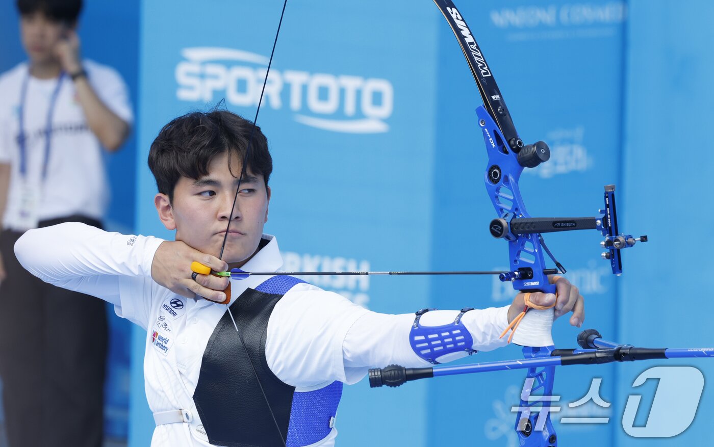 본문 이미지 - 남자 양궁 리커브 국가대표 선발전 1위를 차지한 김제덕. ⓒ 뉴스1 김태성 기자