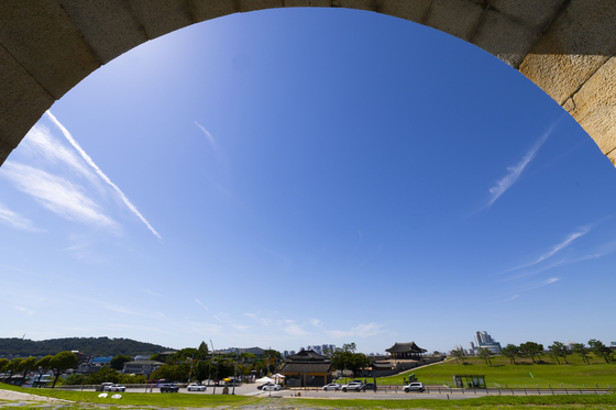 [오늘의 날씨] 경기(15일, 일)…낮부터 '맑음', 종일 영상권