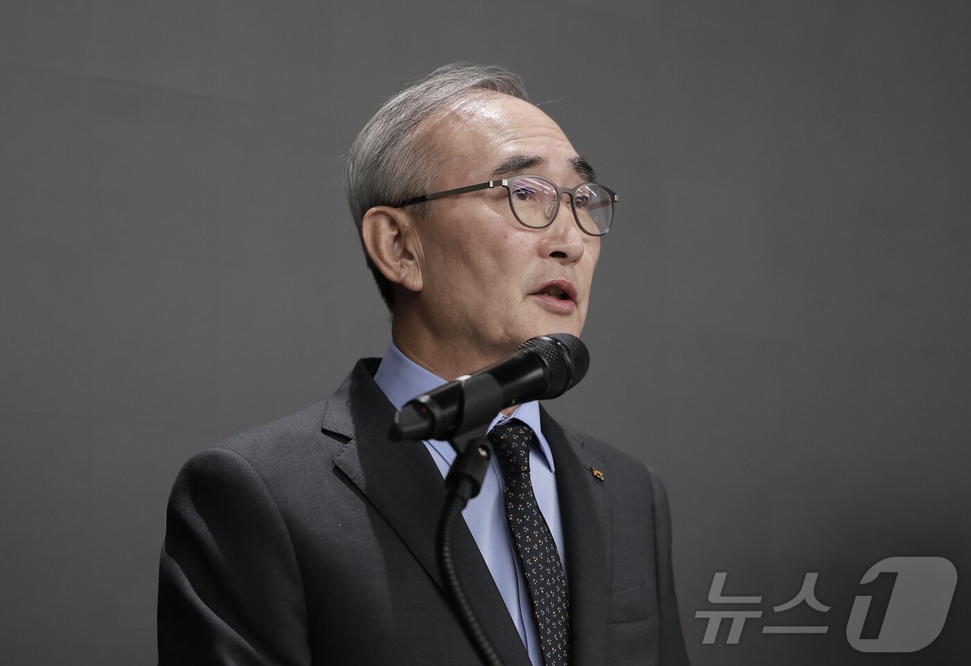 본문 이미지 - 김영섭 KT 대표이사가 11일 서울 종로구 KT 광화문빌딩 웨스트 사옥에서 소액결제 피해 관련 기자 브리핑을 하고 있다. &#40;공동취재&#41; 2025.9.11/뉴스1 ⓒ News1 박지혜 기자