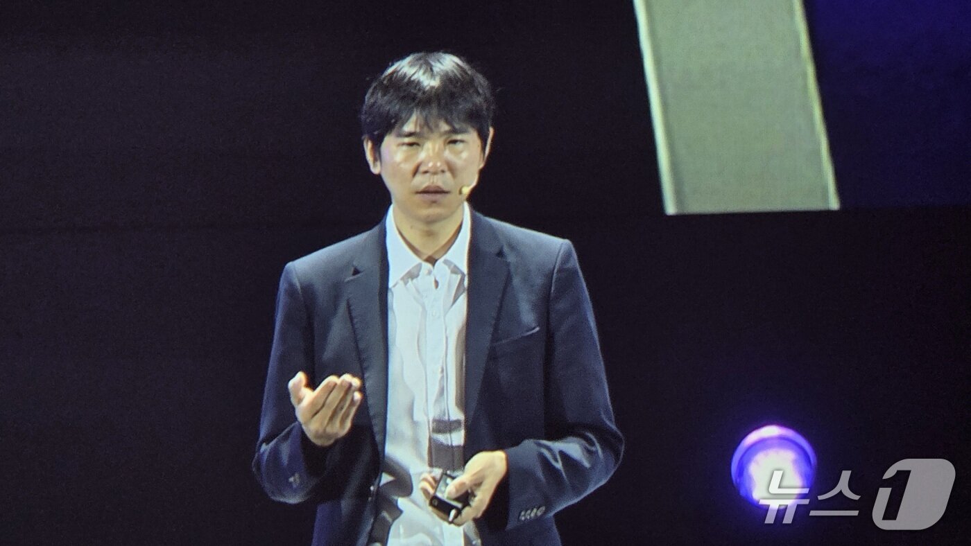 본문 이미지 - 이세돌 UNIST 특임교수 삼성SDS 리얼 서밋 2025 키노트 세션에서 발언하고 있다. 2025.9.11 뉴스1 ⓒ News1 김민석 기자