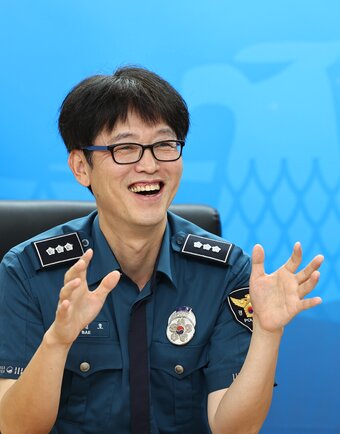 본문 이미지 - 배병호 종로경찰서 경비과장이 11일 서울 종로경찰서에서 뉴스1과 인터뷰를 하고 있다. ⓒ News1 민경석 기자