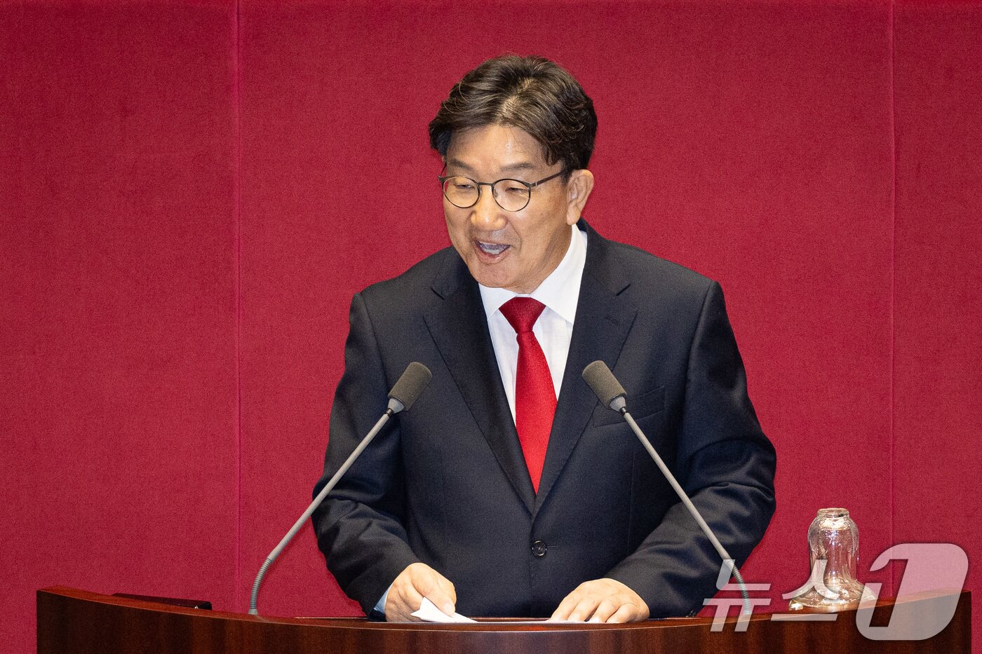 본문 이미지 - 권성동 국민의힘 의원이 11일 서울 여의도 국회에서 열린 제429회 국회&#40;정기회&#41; 제4차 본회의에서 자신에 대한 체포동의안 상정에 신상 발언을 하고 있다. 2025.9.11/뉴스1 ⓒ News1 유승관 기자