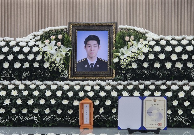 70대 구조 중 숨진 故 이재석 해경 경장