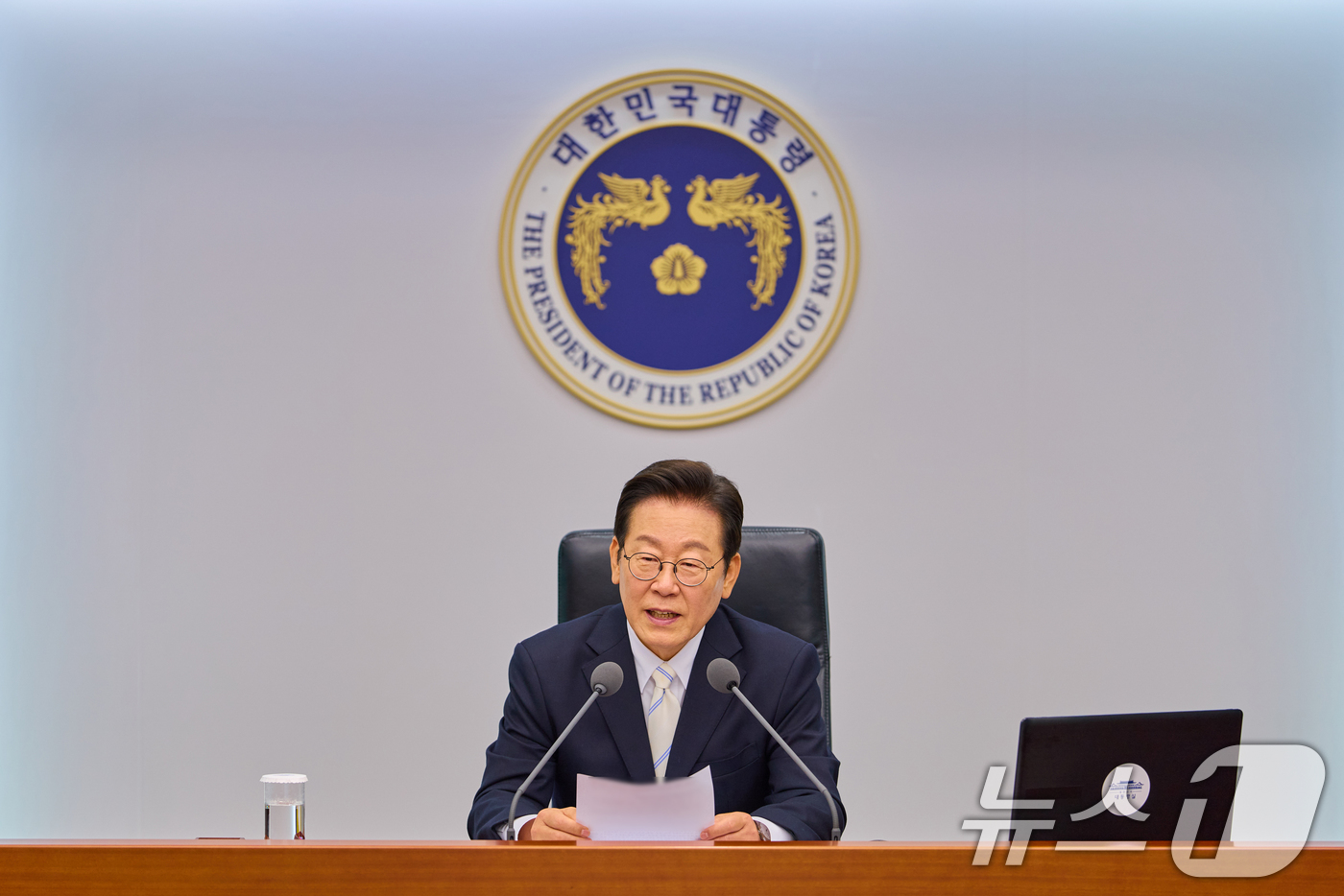 (서울=뉴스1) 허경 기자 = 이재명 대통령이 11일 서울 용산 대통령실 청사에서 열린 수석·보좌관 회의에서 발언하고 있다. (대통령실 제공. 재판매 및 DB 금지) 2025.9. …