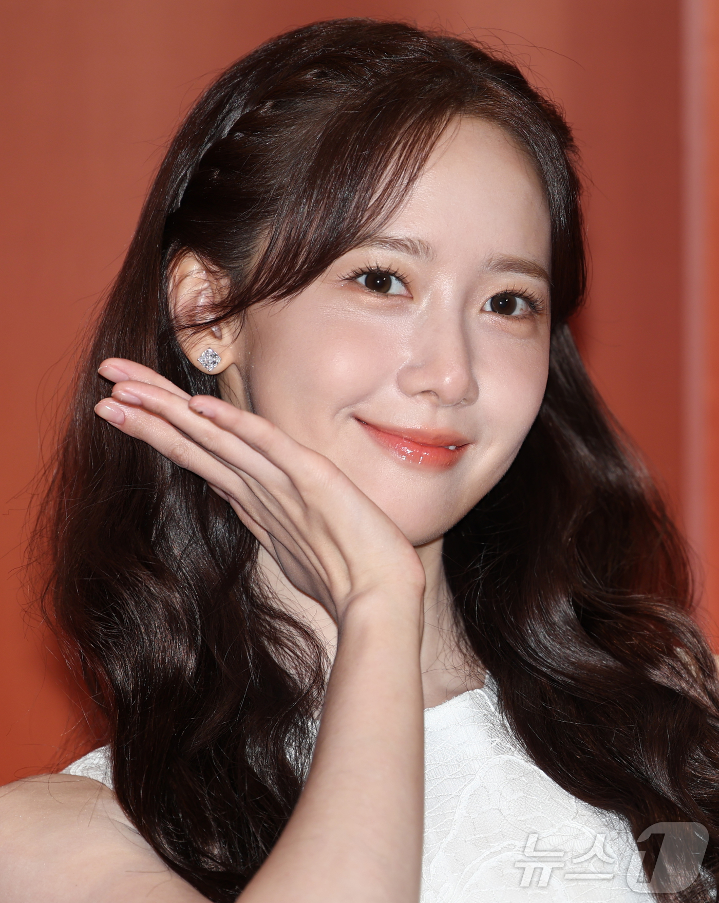 (서울=뉴스1) 권현진 기자 = 배우 임윤아(소녀시대 윤아)가 11일 오후 서울 강남구 설화수 도산 플래그십 스토어에서 열린 오픈 행사에 참석해 포즈를 취하고 있다. (공동취재) …