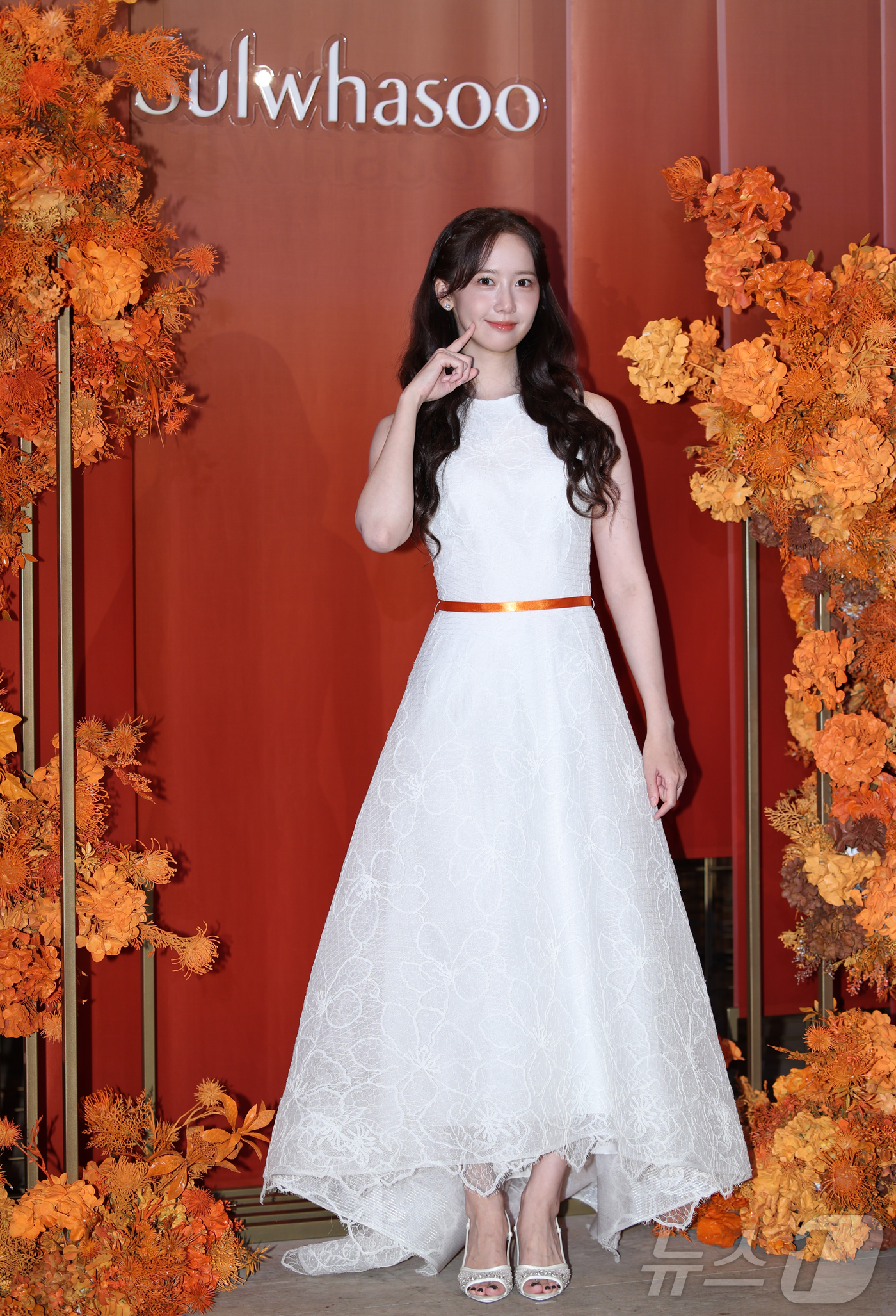 (서울=뉴스1) 권현진 기자 = 배우 임윤아(소녀시대 윤아)가 11일 오후 서울 강남구 설화수 도산 플래그십 스토어에서 열린 오픈 행사에 참석해 포즈를 취하고 있다. (공동취재) …