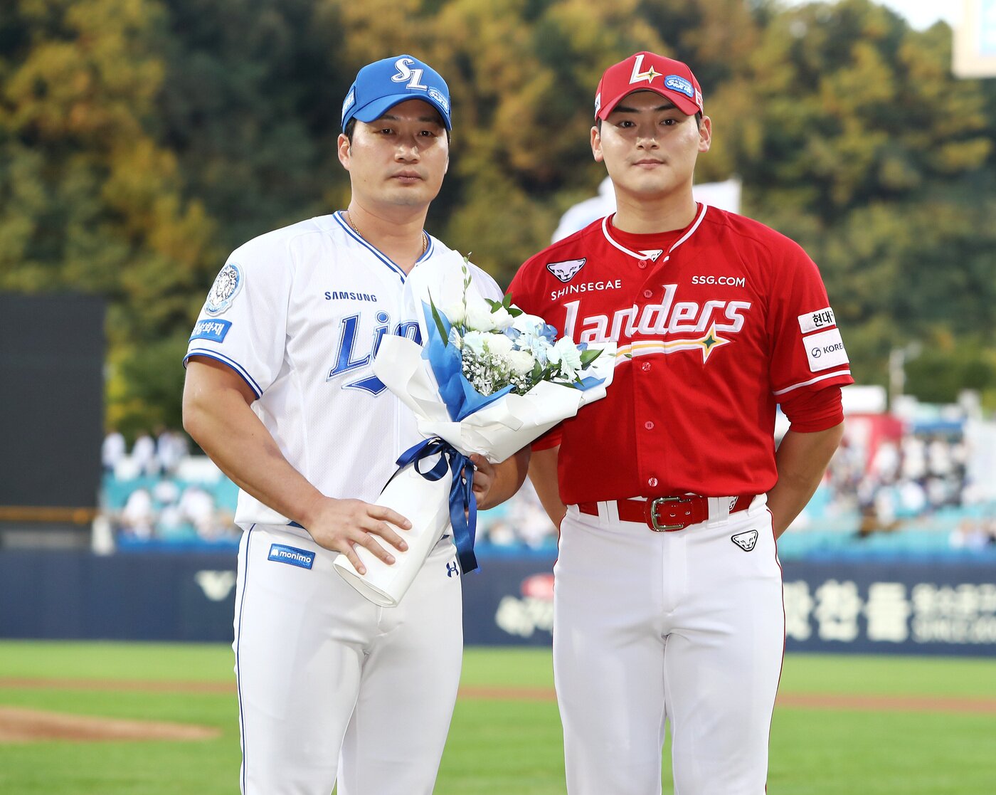 본문 이미지 - 한국 야구 최고의 마무리 투수 오승환(왼쪽)과 후계자 조병현. (SSG 랜더스 제공)