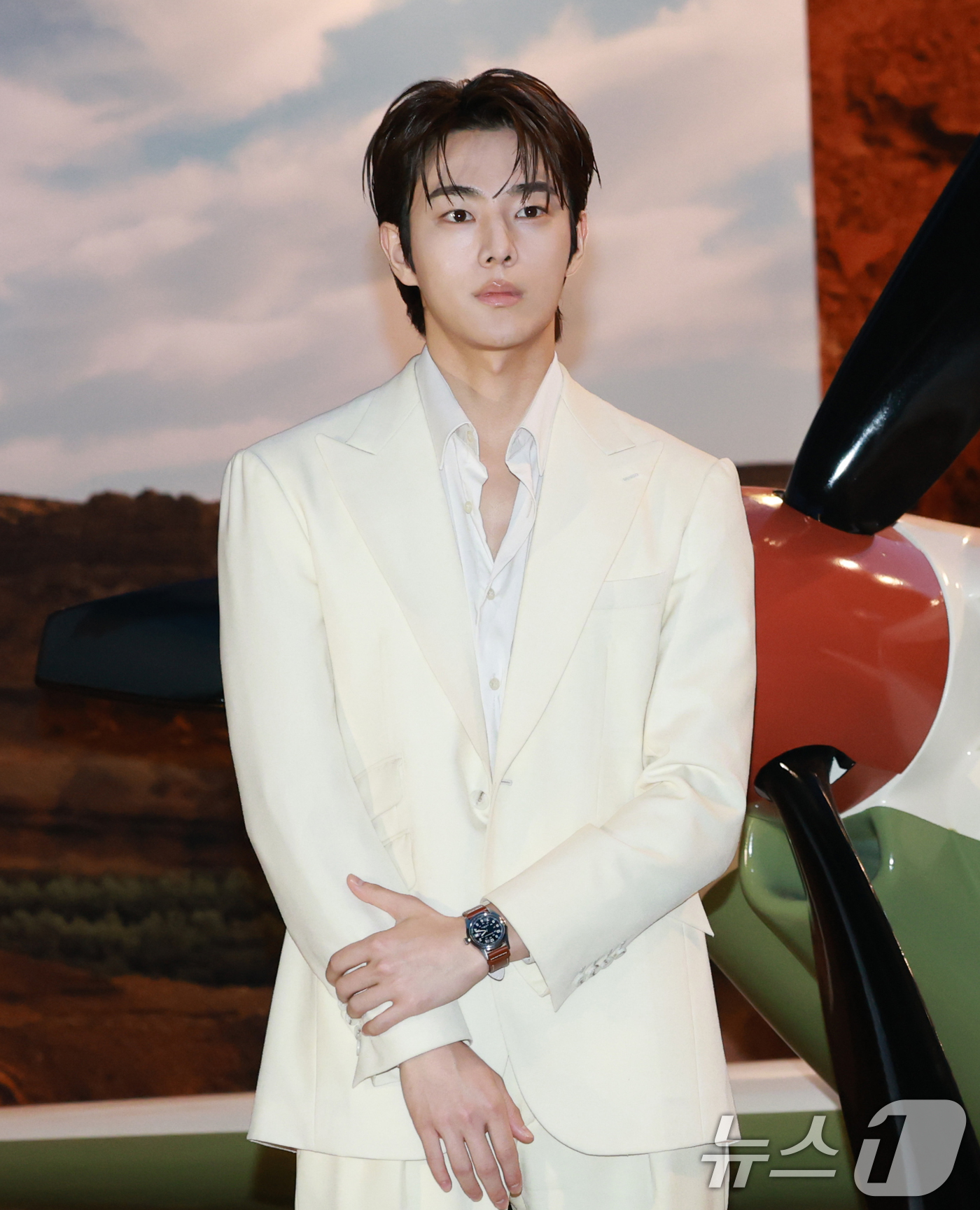 (서울=뉴스1) 권현진 기자 = 배우 유정후가 11일 오후 서울 강남구 꼴라보 하우스 도산에서 열린 스위스 워치 브랜드 ‘해밀턴(HAMILTON)’ 팝업스토어 오픈 행사에 참석해 …