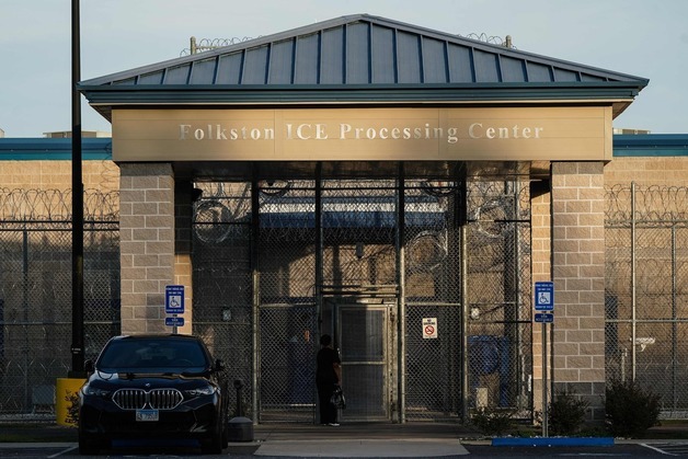 "왜 족쇄까지 채웠나"…한국인 근로자들, 美이민단속국 소송 준비