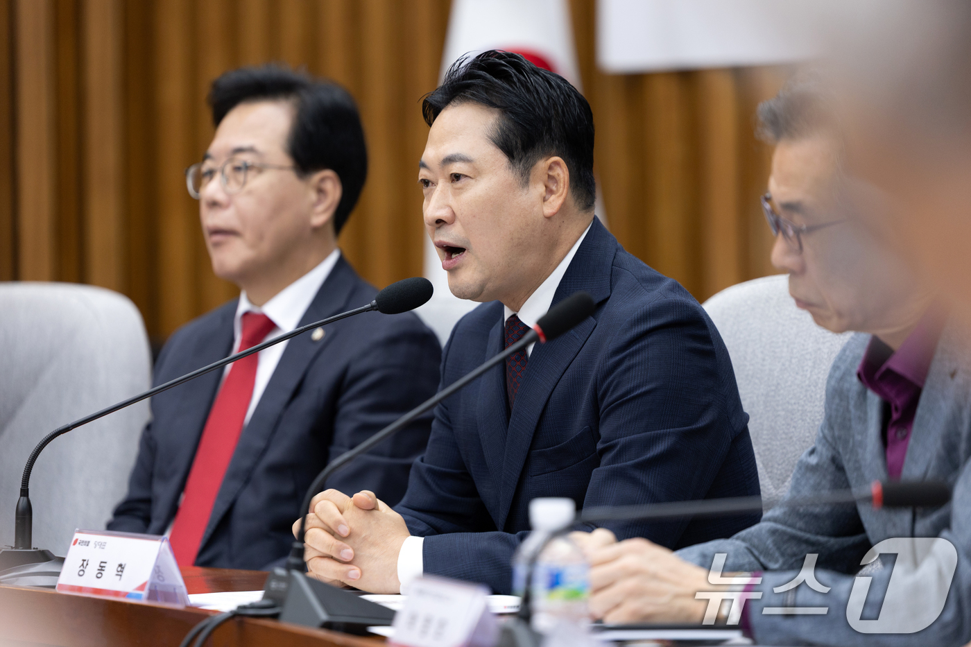 (서울=뉴스1) 이승배 기자 = 장동혁 국민의힘 대표가 12일 서울 여의도 국회에서 열린 '이재명 정부 100일 국정 파탄 실정 토론회'에 참석해 인사말하고 있다. 2025.9.1 …