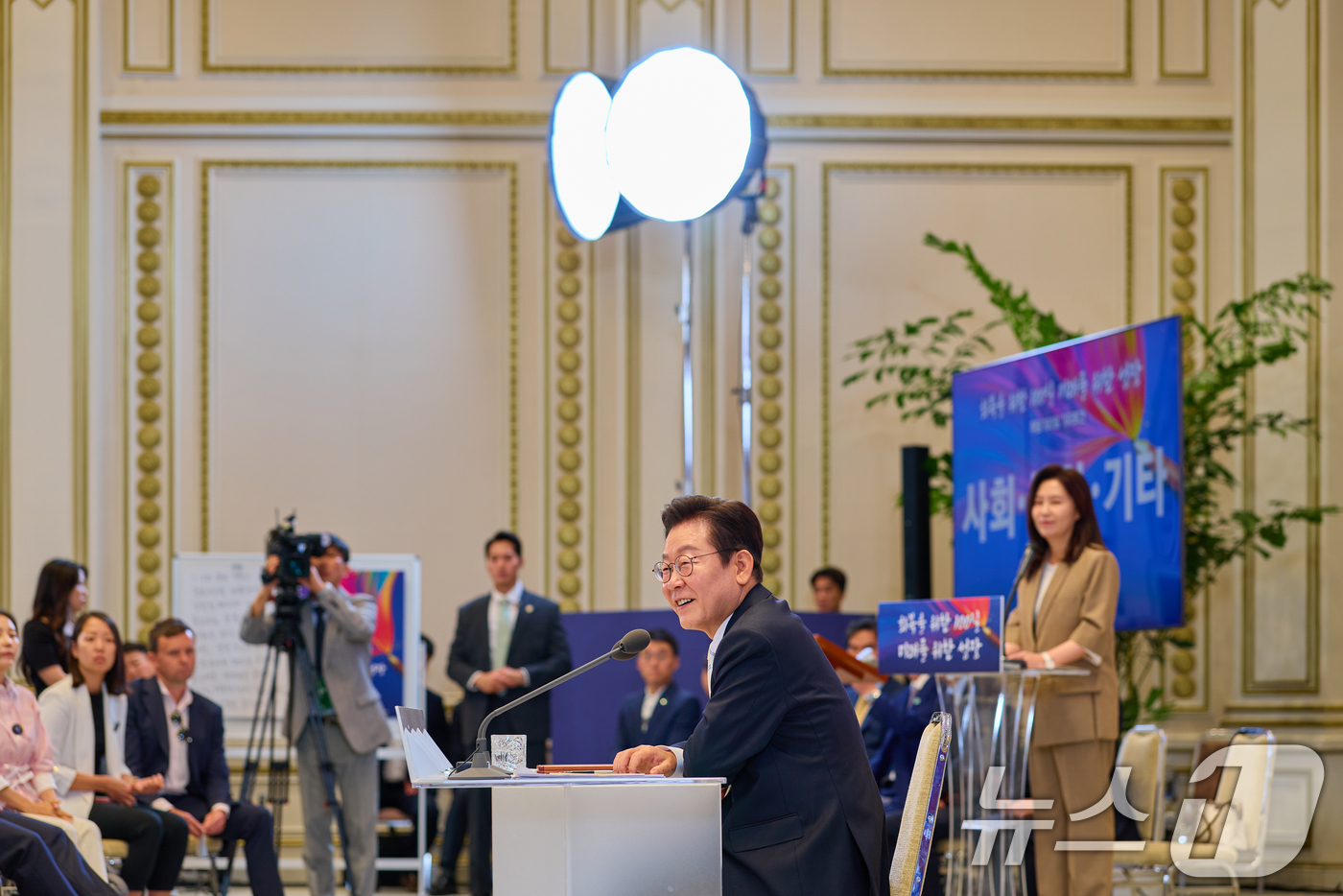 (서울=뉴스1) 허경 기자 = 이재명 대통령이 지난 11일 청와대 영빈관에서 '회복을 위한 100일, 미래를 위한 성장'을 주제로 열린 취임 100일 기자회견에서 기자들의 질문에 …